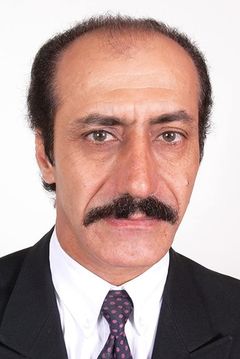 Mike Akrawi interpreta Arab Man