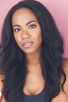 Whitney White interpreta Cynthia
