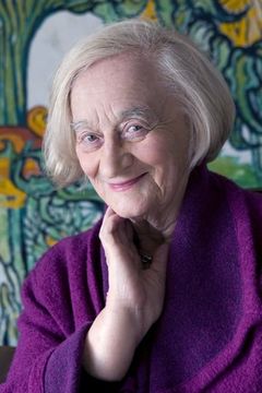 Liz Smith interpreta Fortune Teller