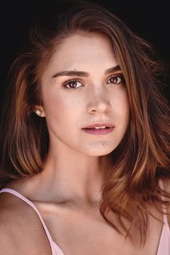 Claire Blackwelder interpreta Dakota