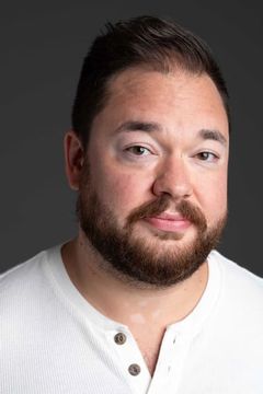 Benny Elledge interpreta Contractor