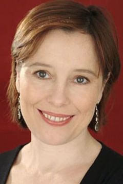 Catherine Chevallier interpreta La directrice de la maison de retraite
