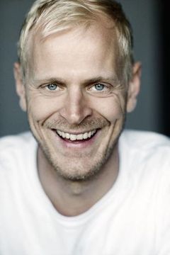 Carsten Bjørnlund interpreta Karl