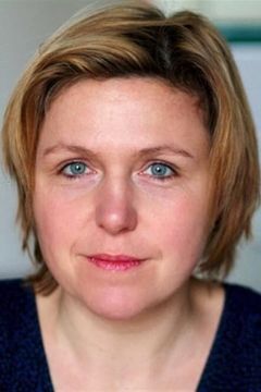 Delphine Cottu interpreta Astrid