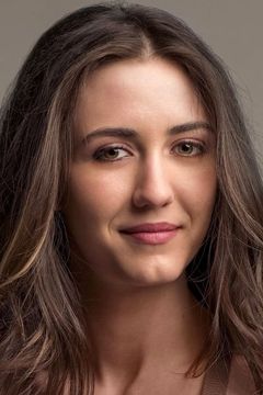 Madeline Zima interpreta Edie