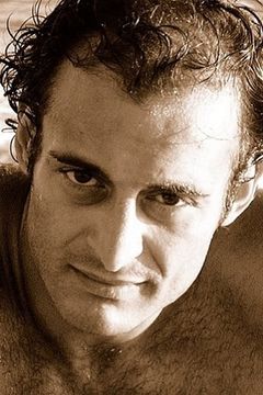 Stefano Meglio interpreta Proprietario del Nightclub