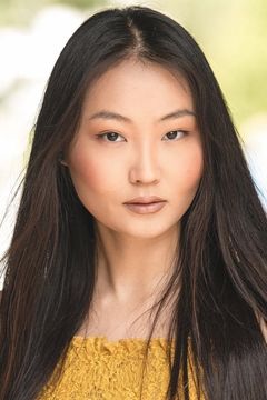 Bayra Bela interpreta San