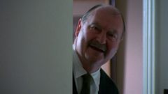 Peter Banks interpreta Maintenance Chief