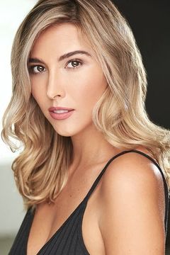 Rebecca Lee interpreta Petunia