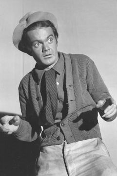 Leo Gorcey interpreta First Cab Driver