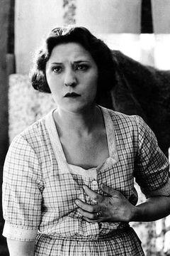 Lillian West interpreta Townswoman at Carnival (uncredited)