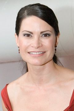 Jacqueline Samuda interpreta Alice