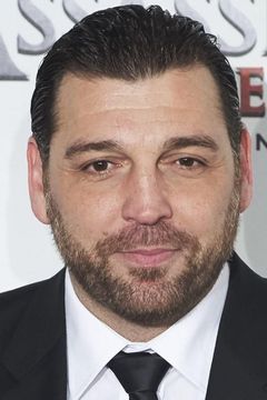 Hovik Keuchkerian interpreta Salvador Osorio