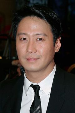 Leon Lai interpreta Yang Yuncong