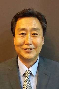 Lim Yong-soon interpreta Chief of the National Intelligence Service