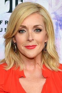 Jane Krakowski interpreta Cousin Vicki