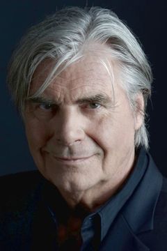 Peter Simonischek interpreta Graf von St. Germain