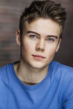 Gage Munroe interpreta Blake Mansell