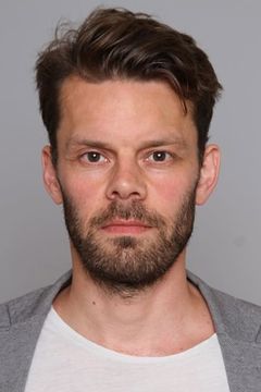 Björn Thors interpreta Hannes