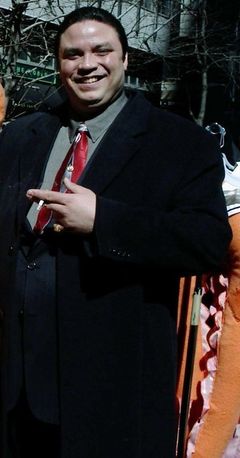Anthony Desio interpreta Bernie
