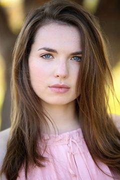 Morgan Thompson interpreta Laura