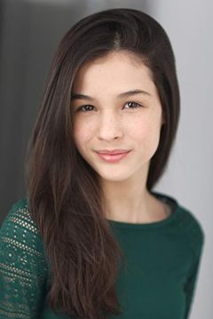 Eliza Faria interpreta Young Constance