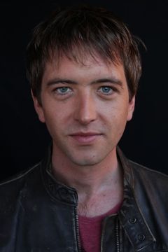 Martin Broome interpreta Melvin Doo