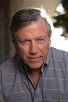Frank Brennan interpreta Old Seth