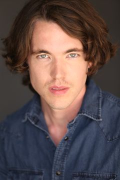 Christian Williams interpreta Smedley