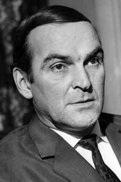 Stanley Baker interpreta Lt. John Chard R.E.