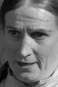 Sudie Bond interpreta Woman buying Christmas tree