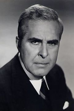 John Hamilton interpreta Prison Warden (uncredited)
