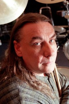 Bill Ward interpreta Self