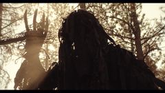 James Gregory interpreta Slave (uncredited)
