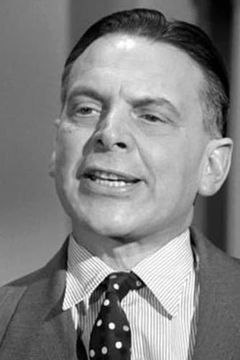 Alec Mango interpreta El Supremo (Don Julian Alvarado)