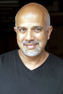 Manoj Sood interpreta Economics Teacher (uncredited)