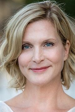 Julie Lancaster interpreta Kim Crain