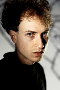 Daniel Blumberg interpreta Tinker