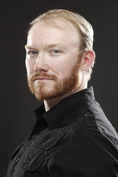 Jared Johnston interpreta CSPD Officer Brickhouse