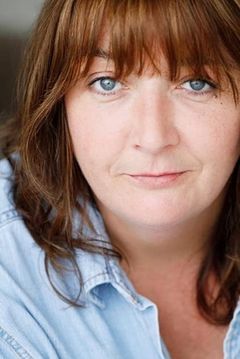 Ashley McGuire interpreta Midwife