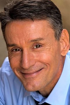 John Mariano interpreta Additional Voices (voice)
