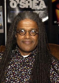 Elvis Mitchell interpreta Self - Film Critic