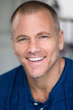 Sean Carrigan interpreta Walt Hansgen