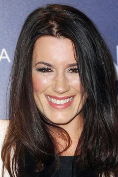 Kate Magowan interpreta Jenny