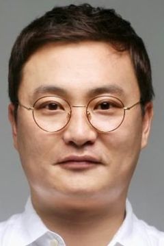 Kim Han-sang interpreta Protester