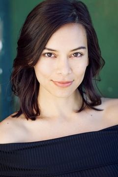Sonya Balmores interpreta Tanya