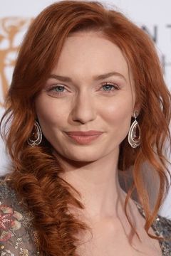 Eleanor Tomlinson interpreta Adeline Ravoux