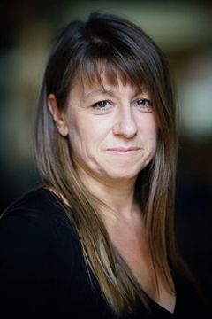 Marie-Christine Orry interpreta Catherine Paraire aka'Catherine Lara', former psychologist