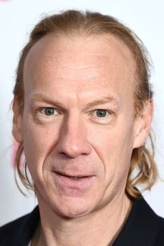 Shaun Dingwall interpreta Footman