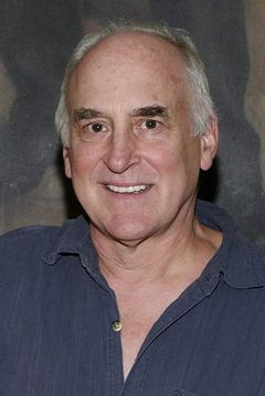 Jeffrey DeMunn interpreta Bronschweig